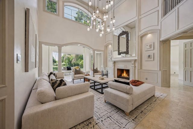 918 Huntington Cove, Houston, TX 77063