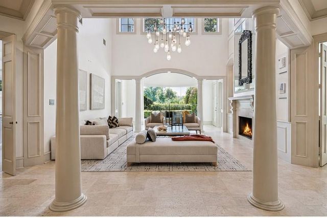 918 Huntington Cove, Houston, TX 77063