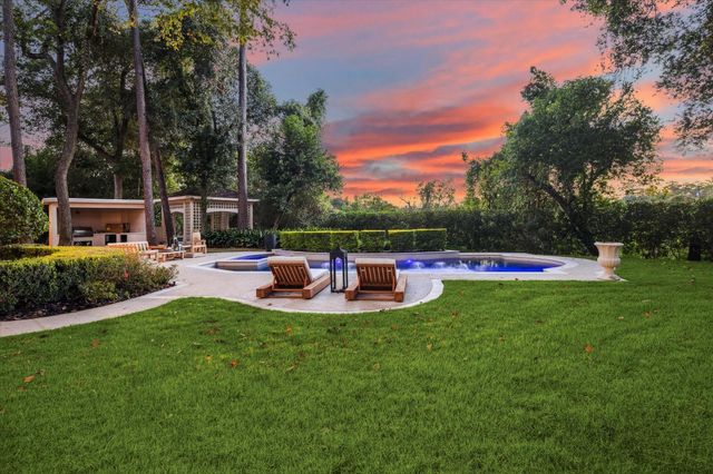 918 Huntington Cove, Houston, TX 77063