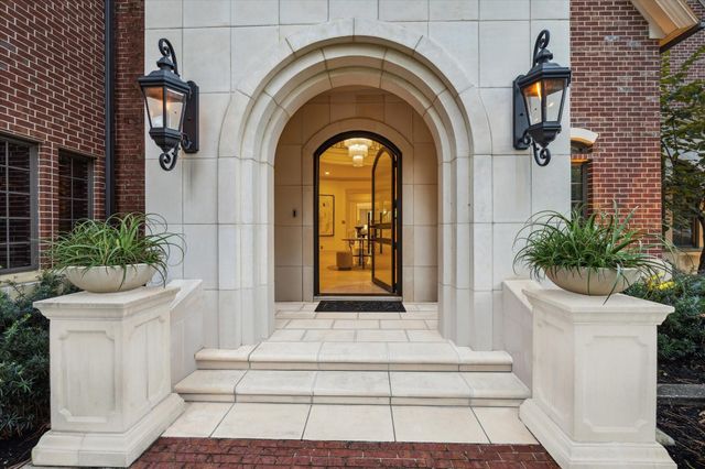 918 Huntington Cove, Houston, TX 77063