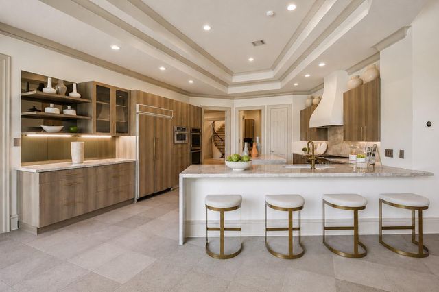 918 Huntington Cove, Houston, TX 77063