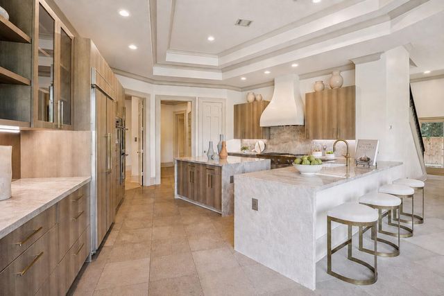 918 Huntington Cove, Houston, TX 77063