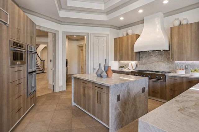 918 Huntington Cove, Houston, TX 77063