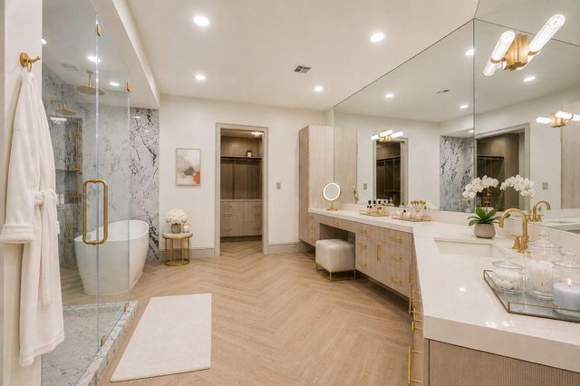918 Huntington Cove, Houston, TX 77063