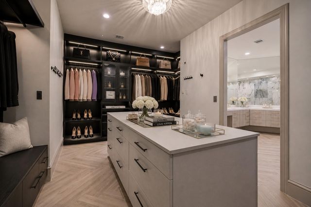 918 Huntington Cove, Houston, TX 77063