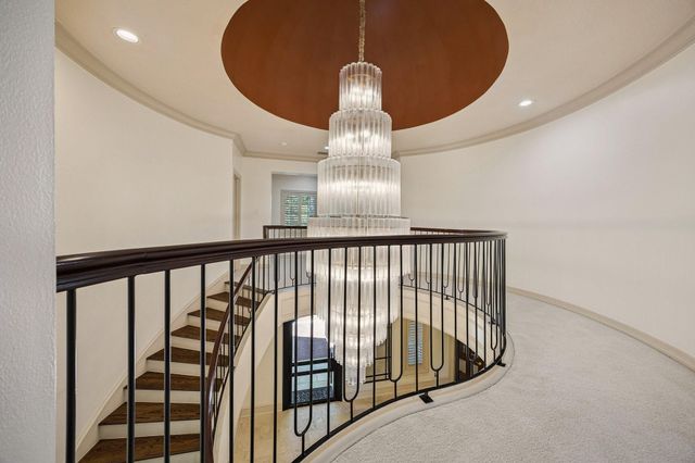 918 Huntington Cove, Houston, TX 77063