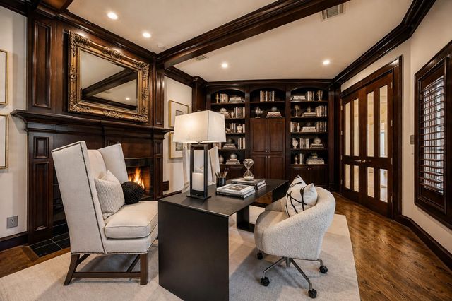 918 Huntington Cove, Houston, TX 77063