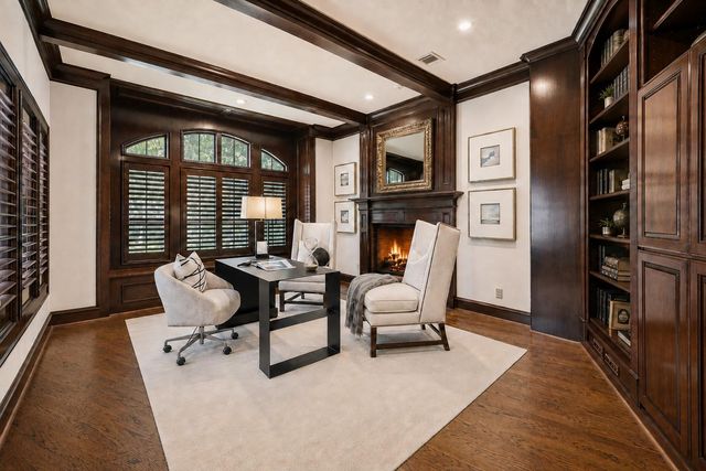918 Huntington Cove, Houston, TX 77063