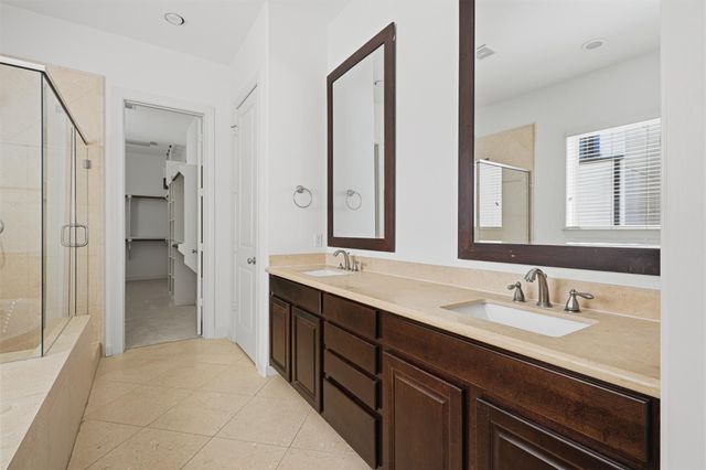 2027 Fannin Station, Houston, TX 77045