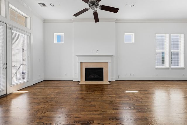 2027 Fannin Station, Houston, TX 77045