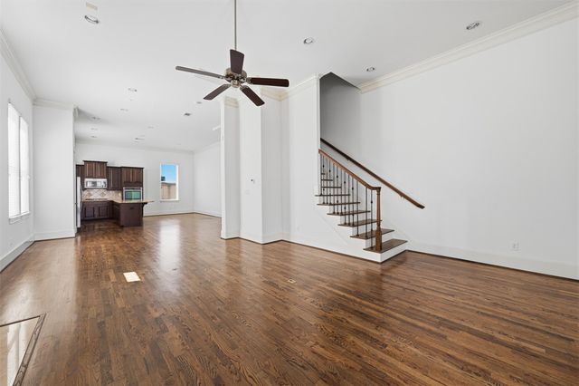2027 Fannin Station, Houston, TX 77045