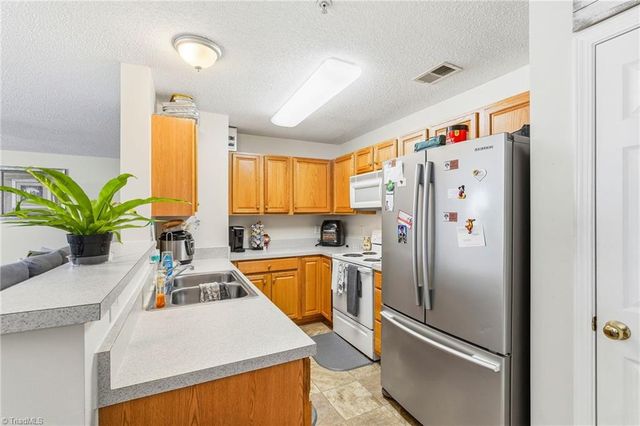 6105 Hedgecock Circle 2B, High Point, NC 27265