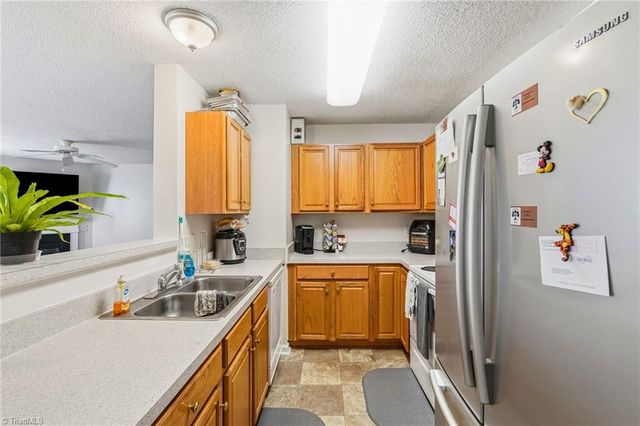 6105 Hedgecock Circle 2B, High Point, NC 27265