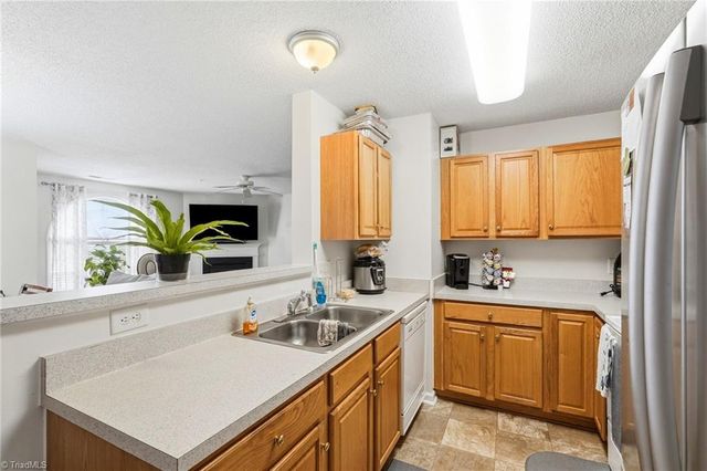 6105 Hedgecock Circle 2B, High Point, NC 27265