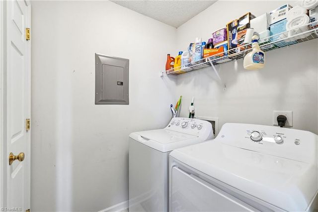 6105 Hedgecock Circle 2B, High Point, NC 27265