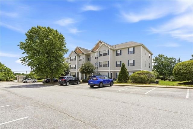 6105 Hedgecock Circle 2B, High Point, NC 27265