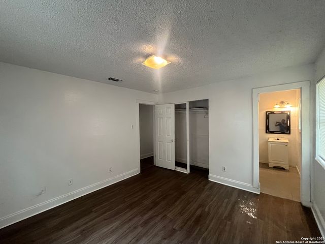 401 RIVERDALE DR, San Antonio, TX 78228