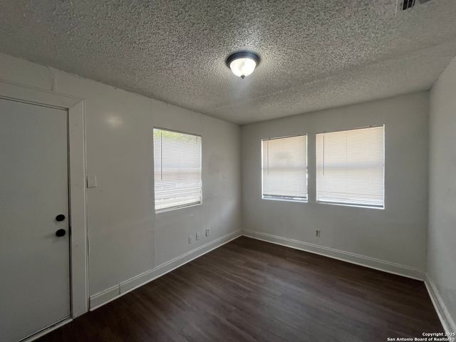 401 RIVERDALE DR, San Antonio, TX 78228