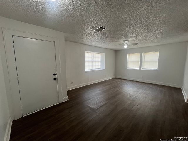 401 RIVERDALE DR, San Antonio, TX 78228