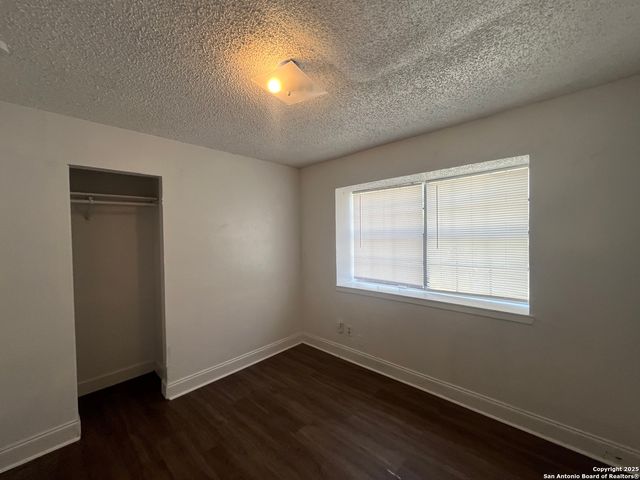 401 RIVERDALE DR, San Antonio, TX 78228