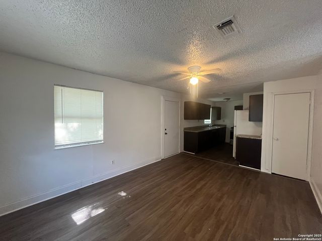 401 RIVERDALE DR, San Antonio, TX 78228