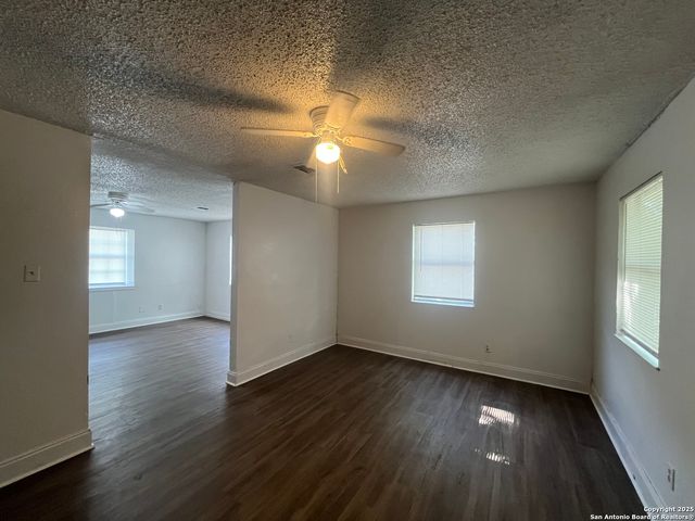 401 RIVERDALE DR, San Antonio, TX 78228