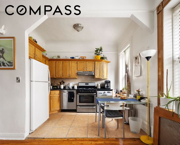322 W 104th Street, New York City, NY 10025
