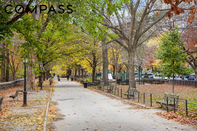 322 W 104th Street, New York City, NY 10025
