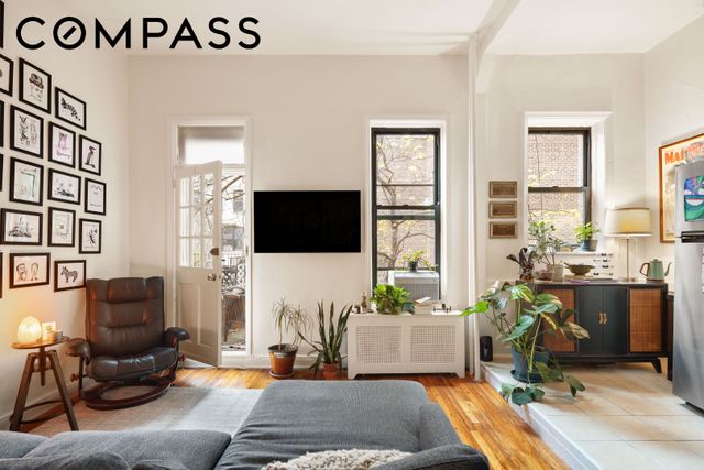 322 W 104th Street, New York City, NY 10025