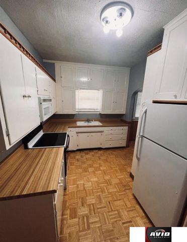 1928 J Street, Lincoln, NE 68510