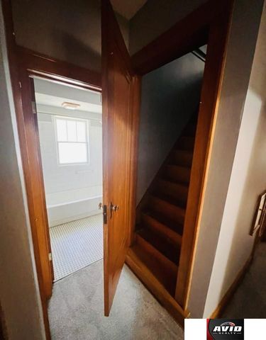 1928 J Street, Lincoln, NE 68510