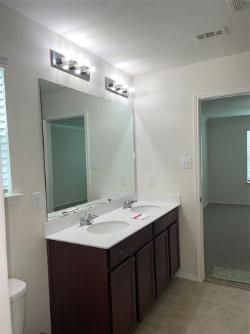 138 Waxberry Drive, Fate, TX 75189