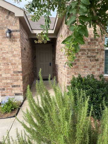 138 Waxberry Drive, Fate, TX 75189
