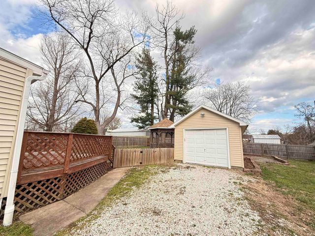 1109 N First Street, Boonville, IN 47601