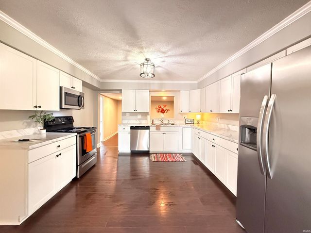 1109 N First Street, Boonville, IN 47601