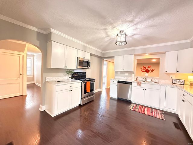 1109 N First Street, Boonville, IN 47601