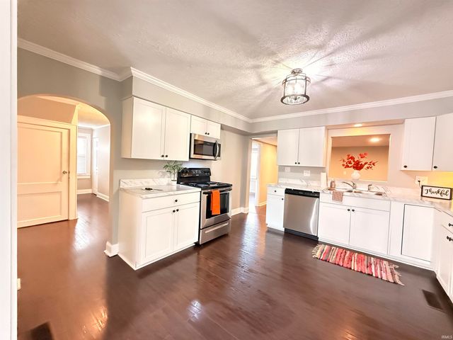 1109 N First Street, Boonville, IN 47601