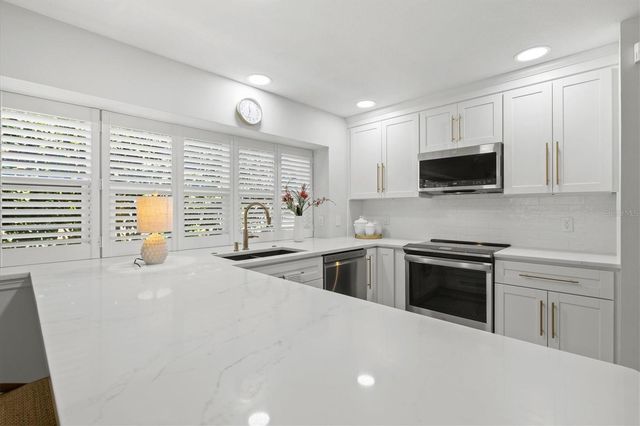 4706 DUNDEE DRIVE, Bradenton, FL 34210