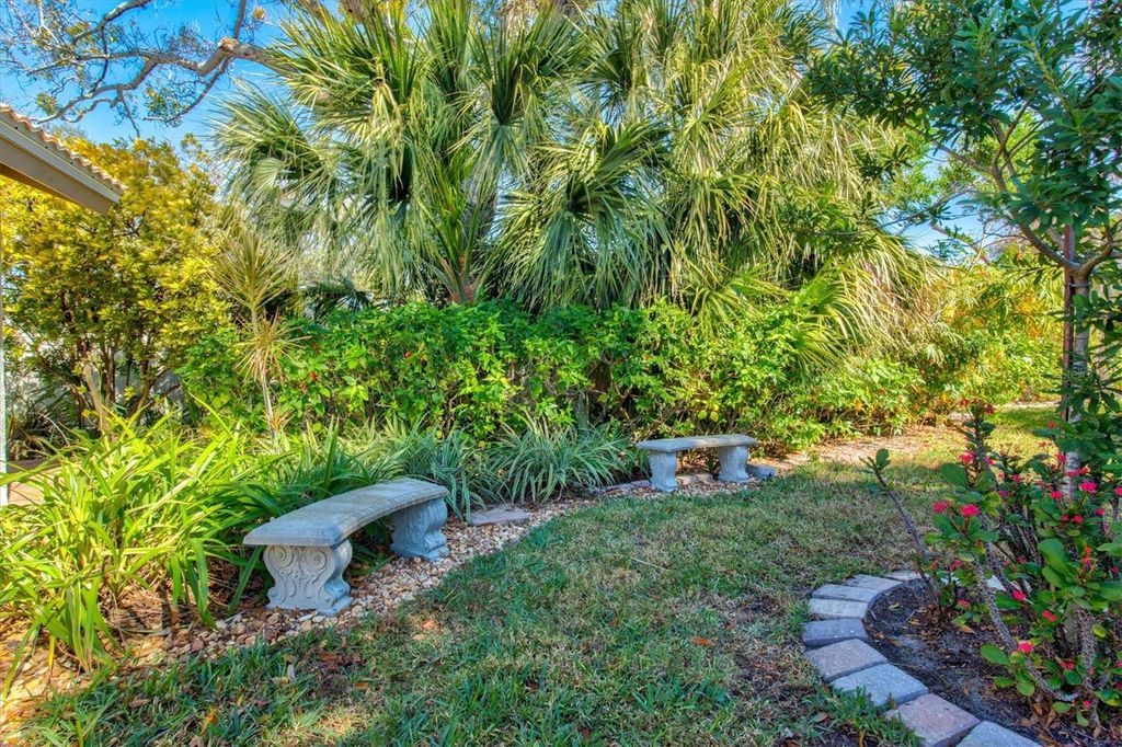 Image 40 of property listing at 4706 DUNDEE DRIVE, Bradenton, FL 34210