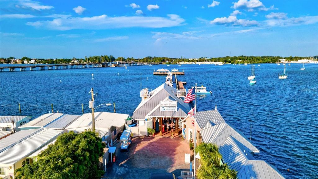 Image 82 of property listing at 4706 DUNDEE DRIVE, Bradenton, FL 34210