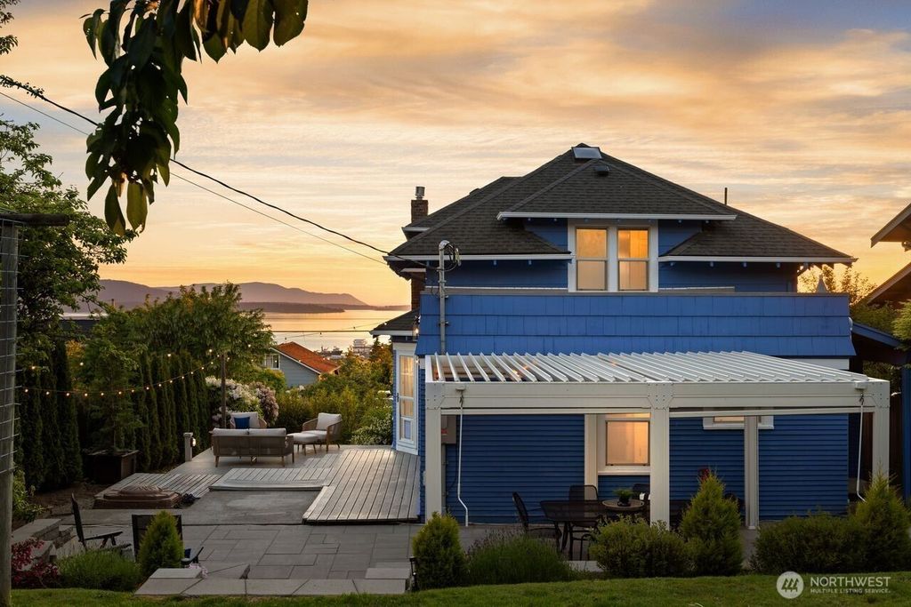1015 14th Street, Bellingham, WA 98225