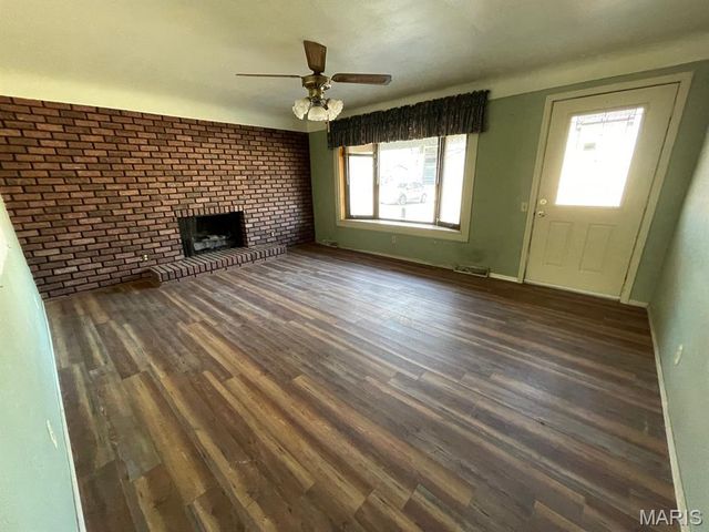 102 Linda Drive, Fairview Heights, IL 62208