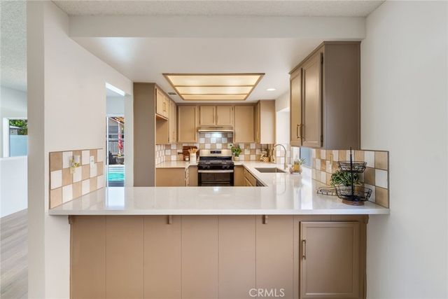 3682 N Pole, Riverside, CA 92503