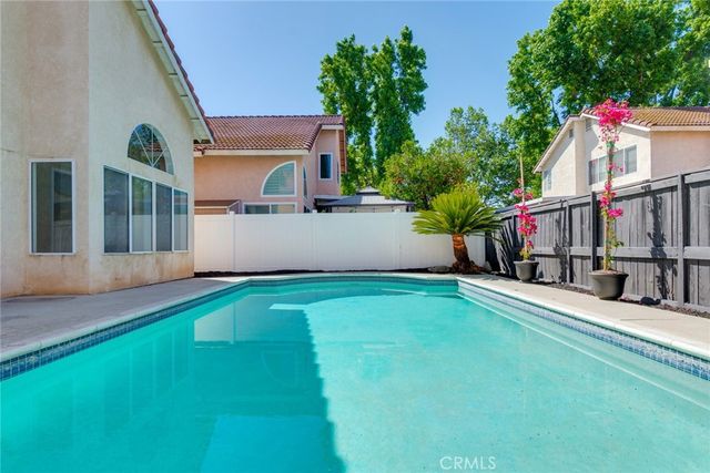 3682 N Pole, Riverside, CA 92503