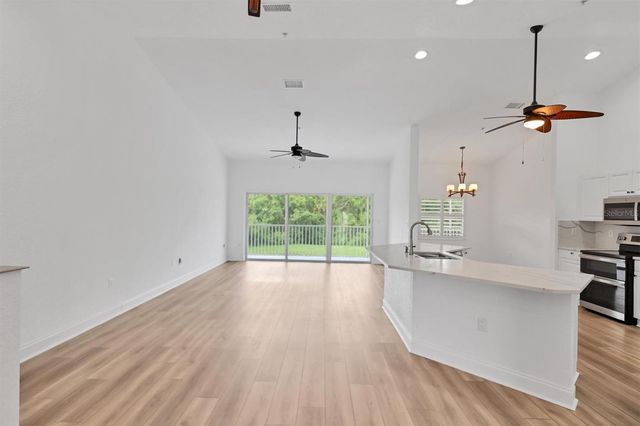 7269 FOUNTAIN PALM CIRCLE, Bradenton, FL 34203