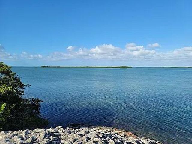 Oharas Key Street Gulf, Saddlebunch, FL 33040