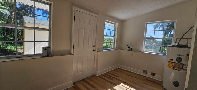709 S HIGHLAND STREET, Mount Dora, FL 32757