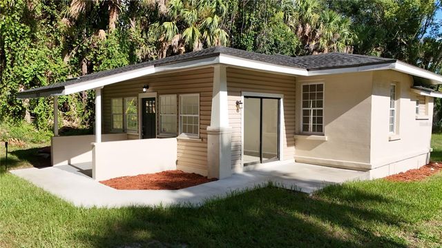 709 S HIGHLAND STREET, Mount Dora, FL 32757