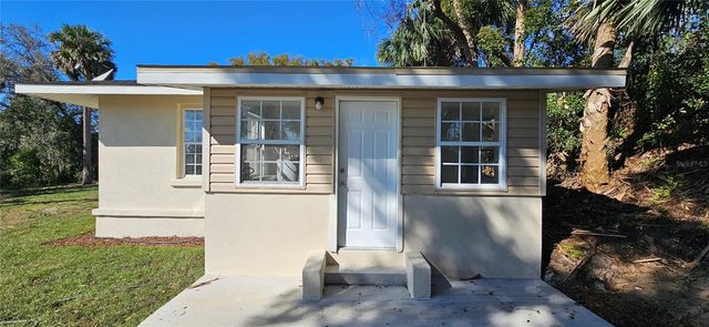 709 S HIGHLAND STREET, Mount Dora, FL 32757