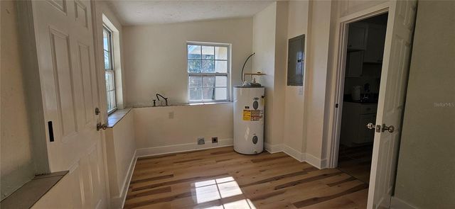 709 S HIGHLAND STREET, Mount Dora, FL 32757